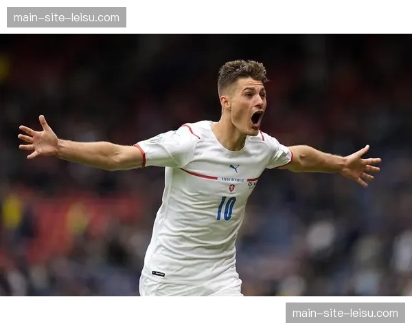 希克勒沃库森贡献十球 捷克前锋伤愈回归后逐渐找回状态